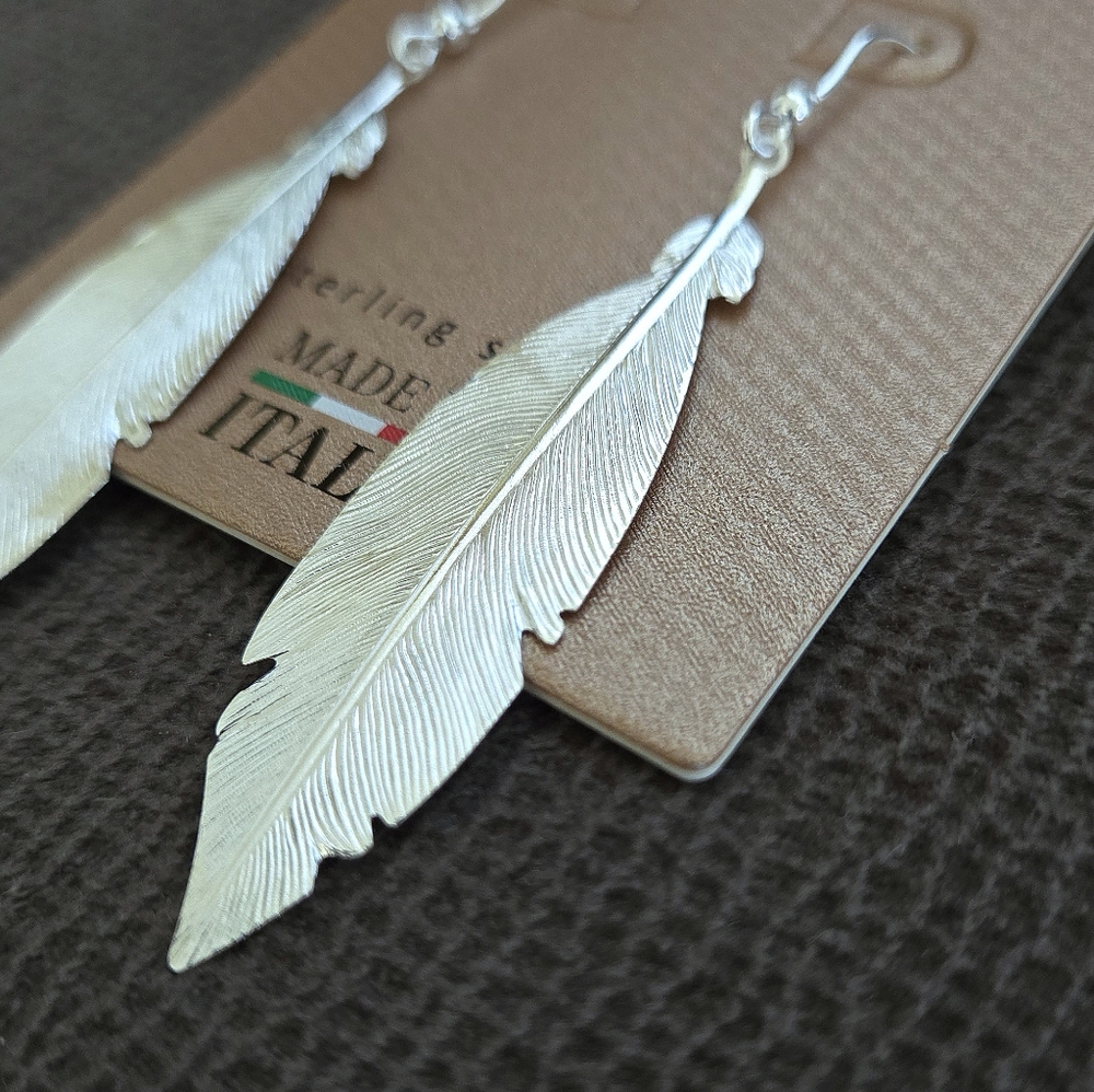 Mia Fiore Textured Silver🤍 Feather🪶 Earrings - Picture 14 of 16